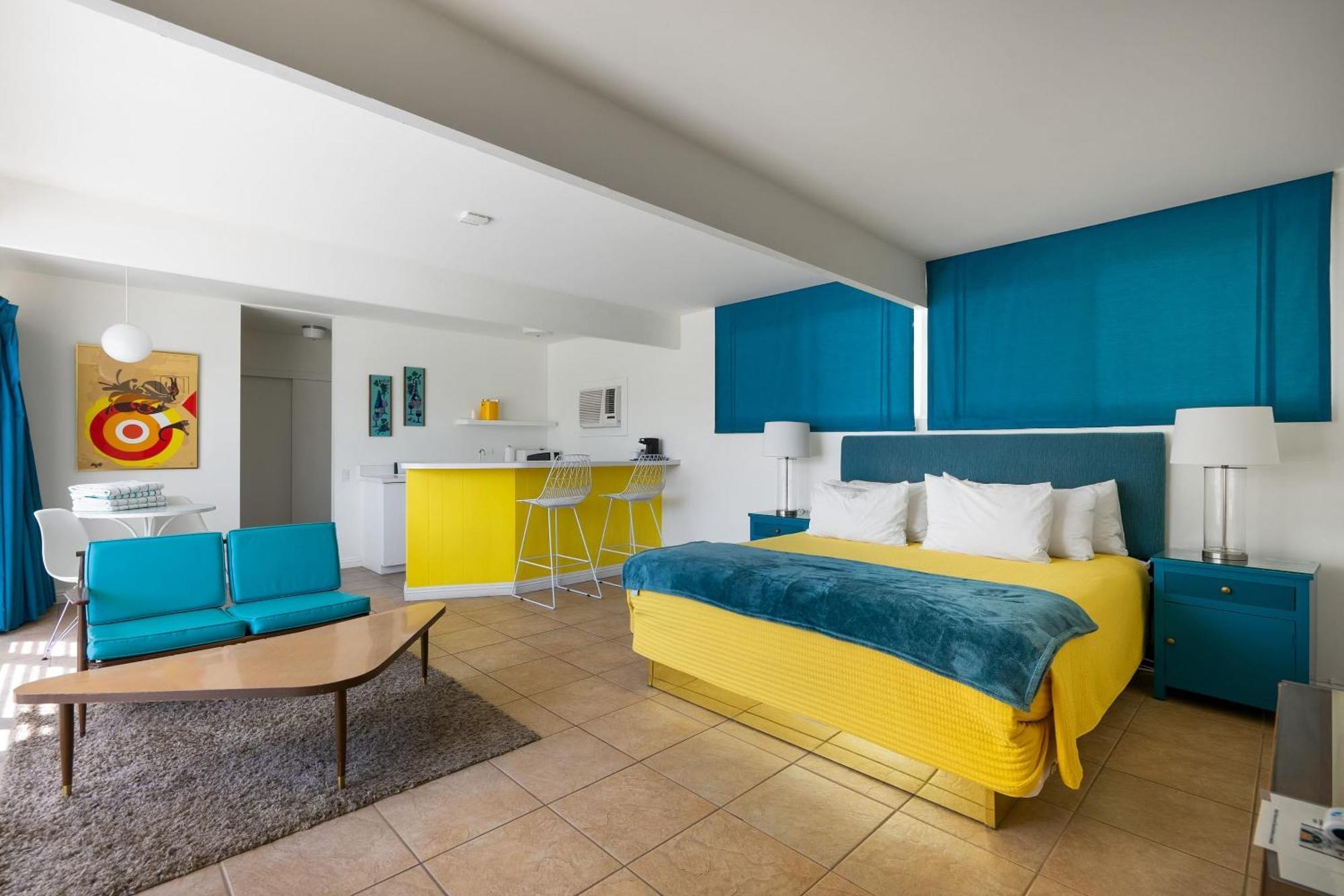 The Monkey Tree Hotel Buyout By Avantstay Entire Hotel Buyout Funky Rooms W Modern Amenities Palm Springs Exteriör bild